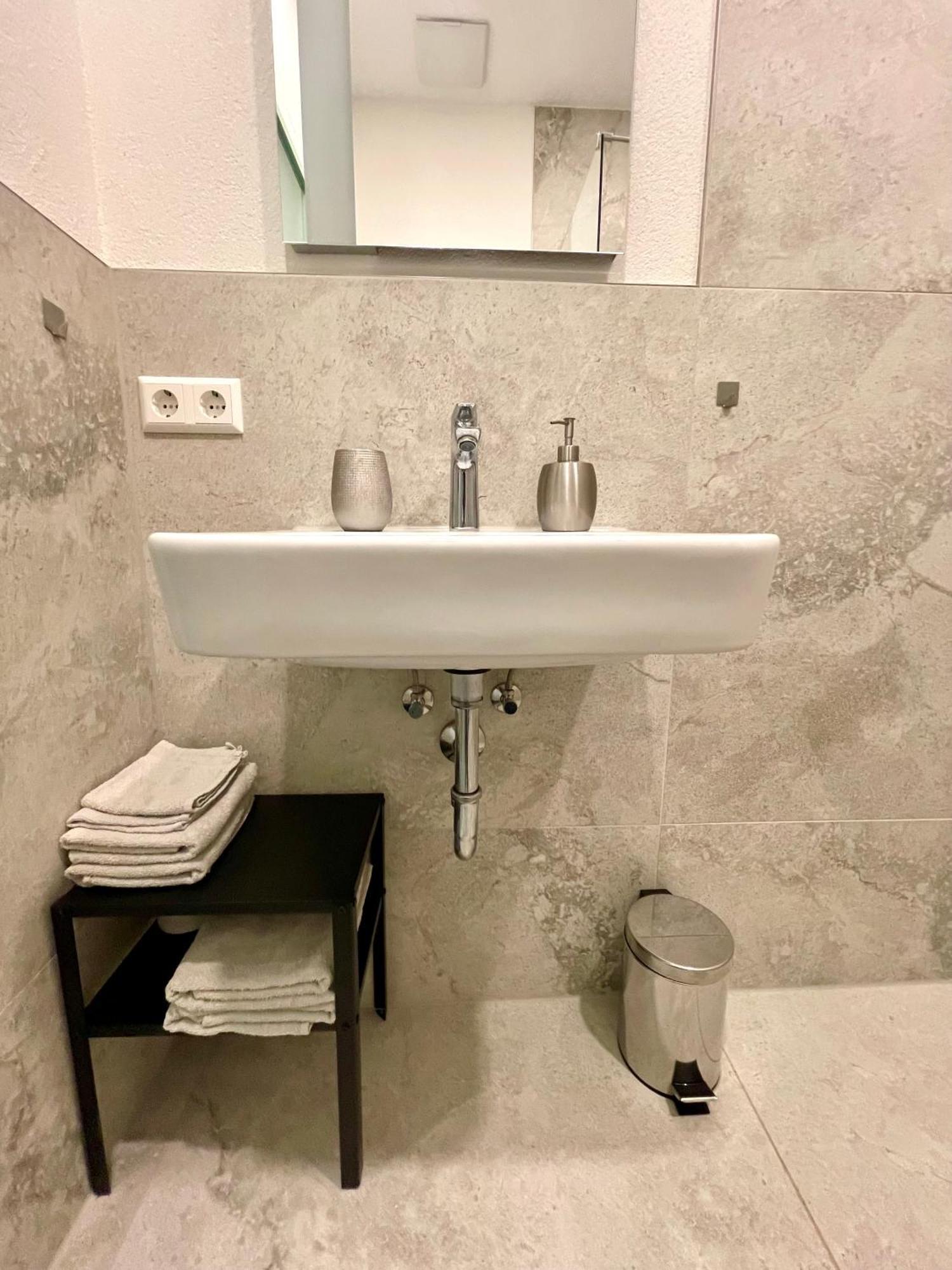 Neu Wunderschoenenes Weisses Am Schloessle Zentrum Goldstadt Apartment Pforzheim