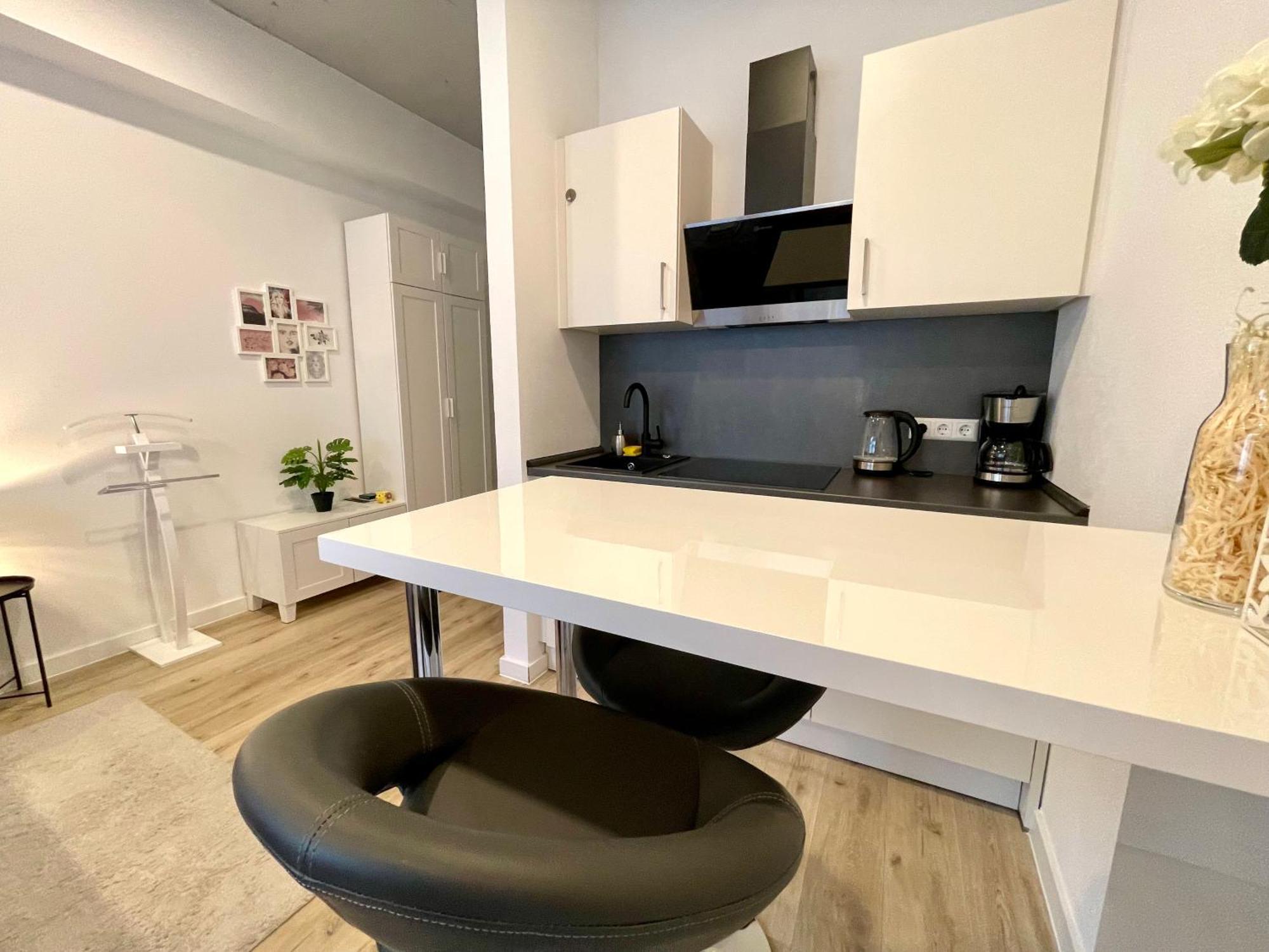 Apartment Neu Wunderschoenenes Weisses Am Schloessle Zentrum Goldstadt