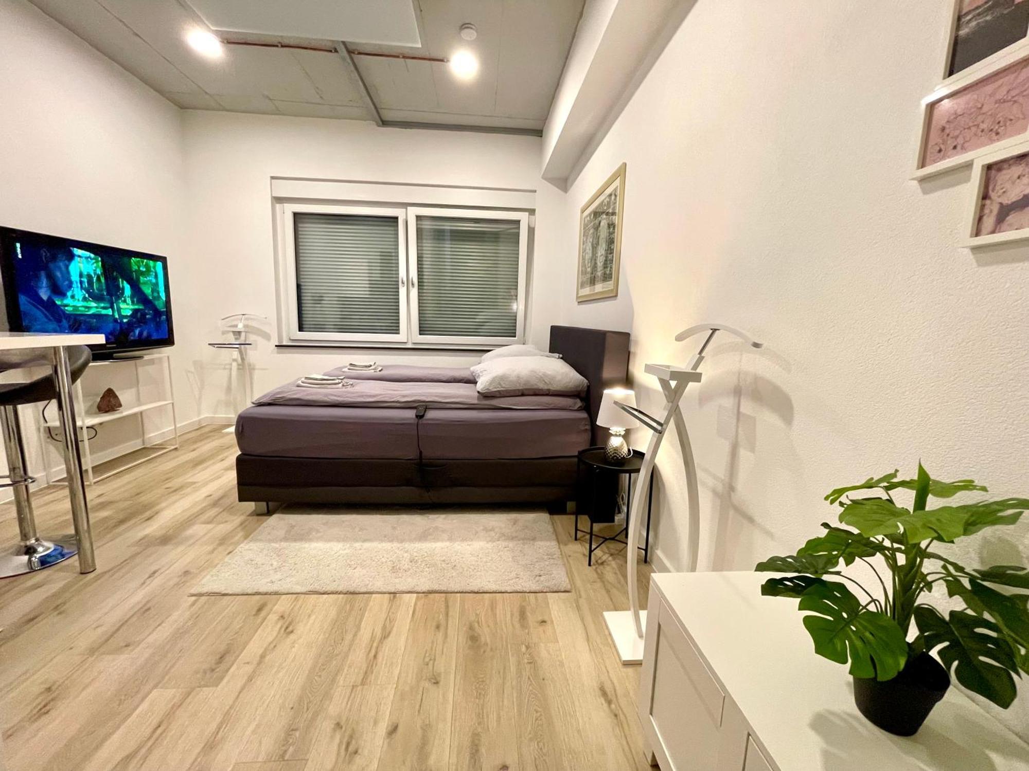 Apartment Neu Wunderschoenenes Weisses Am Schloessle Zentrum Goldstadt