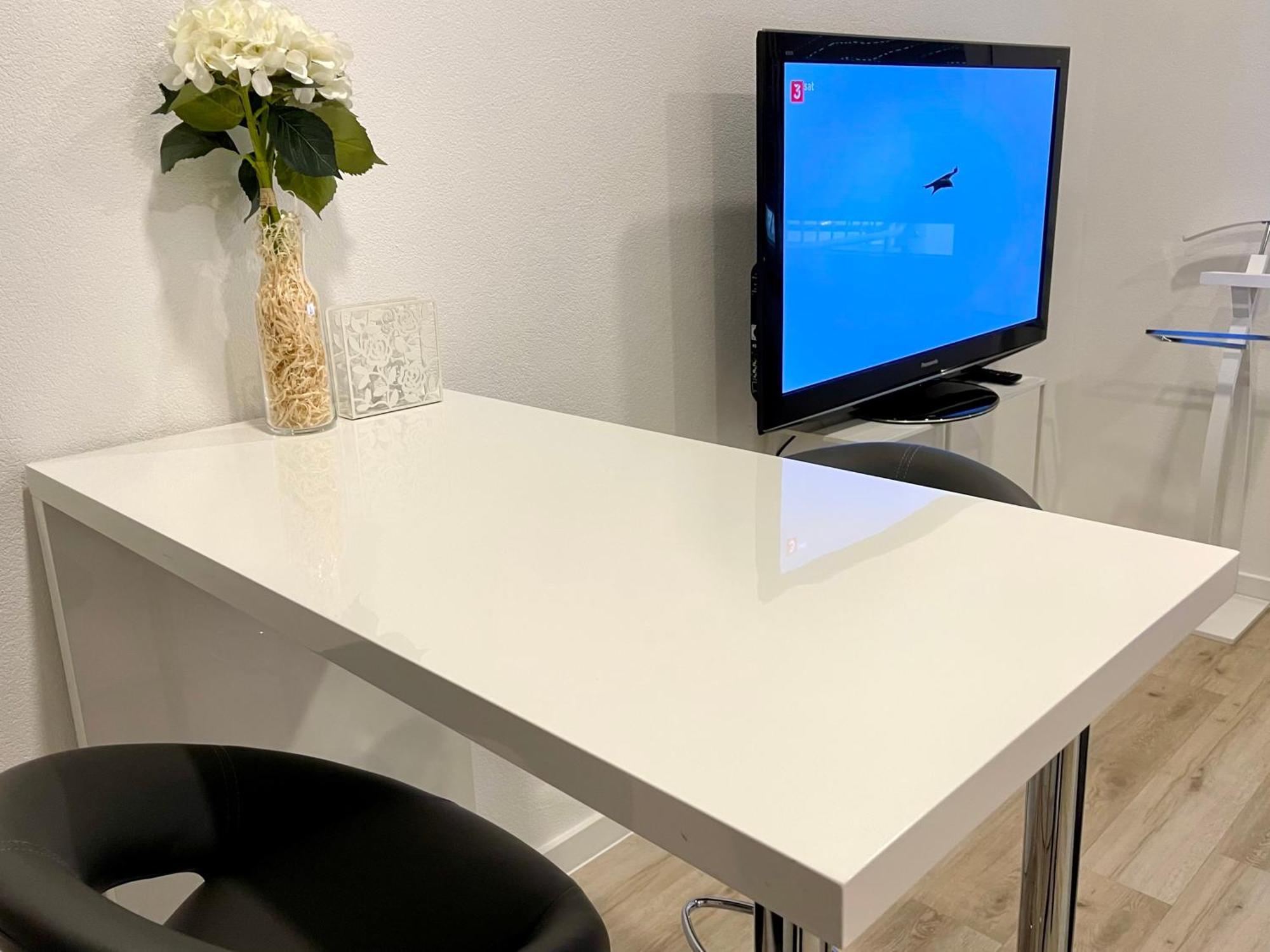 Neu Wunderschoenenes Weisses Am Schloessle Zentrum Goldstadt *